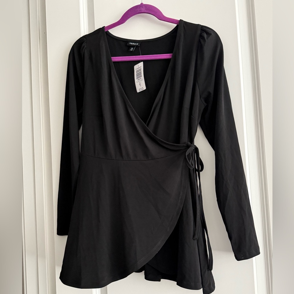 NWT Torrid Plus Size 00 Black Studio Knit Surplice Wrap Long Sleeve Top - Picture 2 of 11